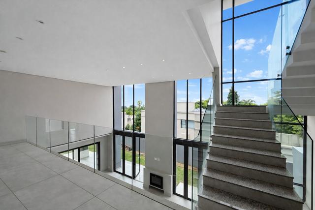 To Let 5 Bedroom Property for Rent in Sandown Gauteng