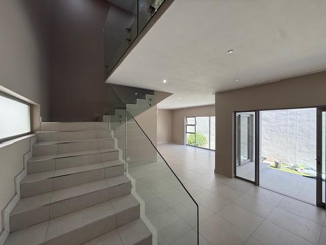 3 Bedroom Property for Sale in Bryanston Gauteng