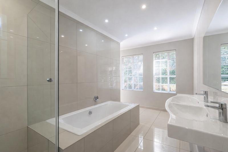 2 Bedroom Property for Sale in Waterkloof Ridge Gauteng