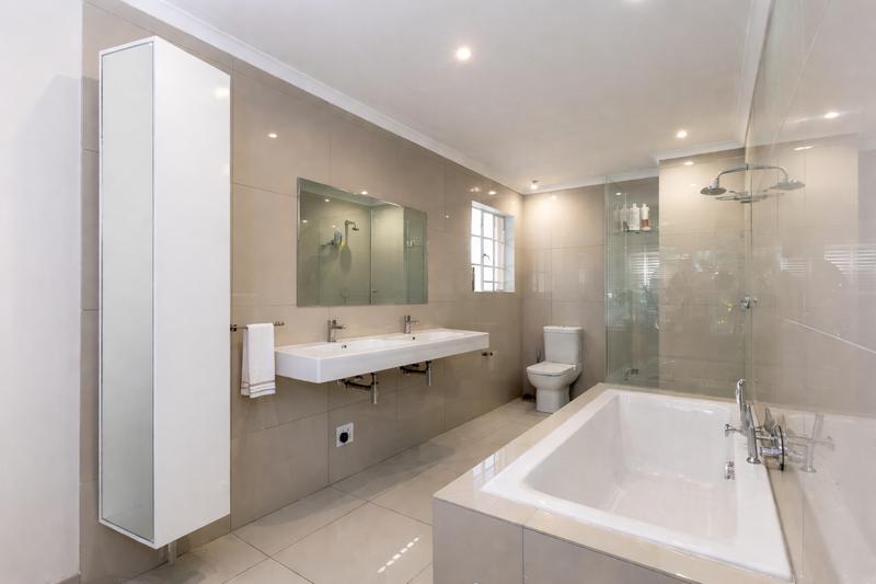 2 Bedroom Property for Sale in Waterkloof Ridge Gauteng