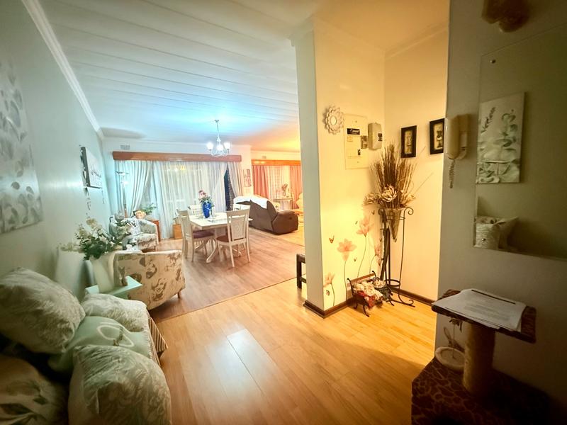 3 Bedroom Property for Sale in Flora Gardens Gauteng