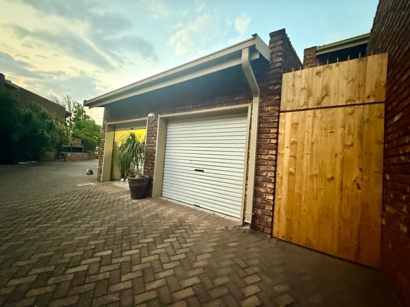 3 Bedroom Property for Sale in Flora Gardens Gauteng