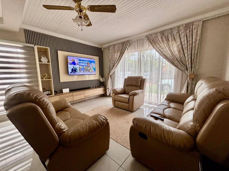 4 Bedroom Property for Sale in Vanderbijlpark CW 1 Gauteng