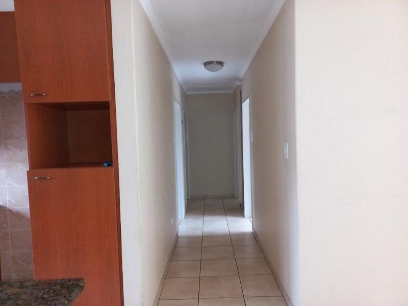 To Let 3 Bedroom Property for Rent in Dowerglen Gauteng