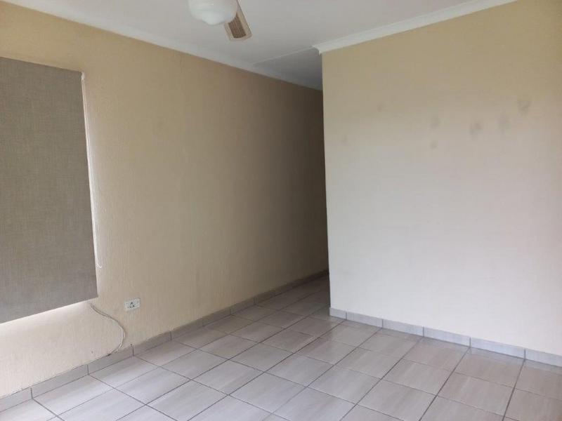 To Let 3 Bedroom Property for Rent in Dowerglen Gauteng