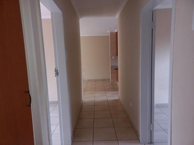 To Let 3 Bedroom Property for Rent in Dowerglen Gauteng