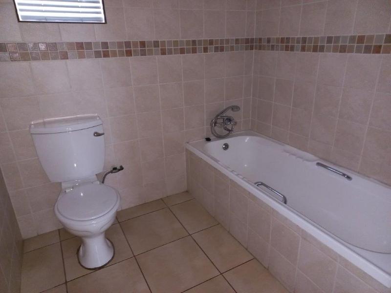 To Let 3 Bedroom Property for Rent in Dowerglen Gauteng