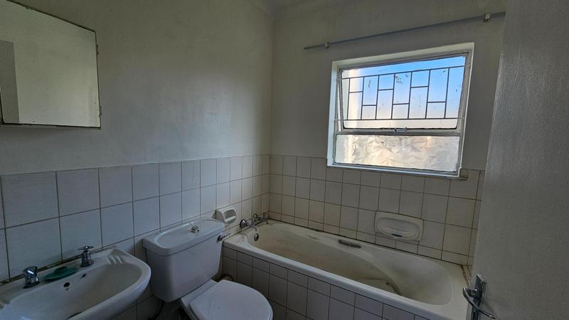 3 Bedroom Property for Sale in Glenanda Gauteng