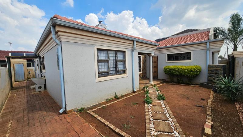 3 Bedroom Property for Sale in Vosloorus Ext 6 Gauteng