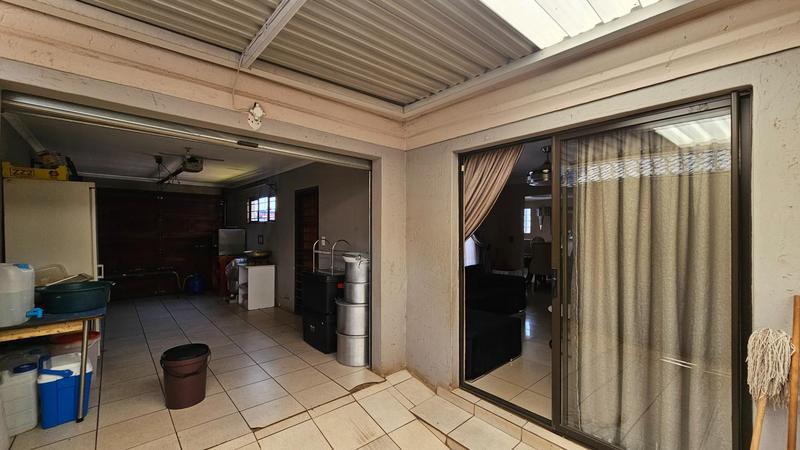 3 Bedroom Property for Sale in Vosloorus Ext 6 Gauteng