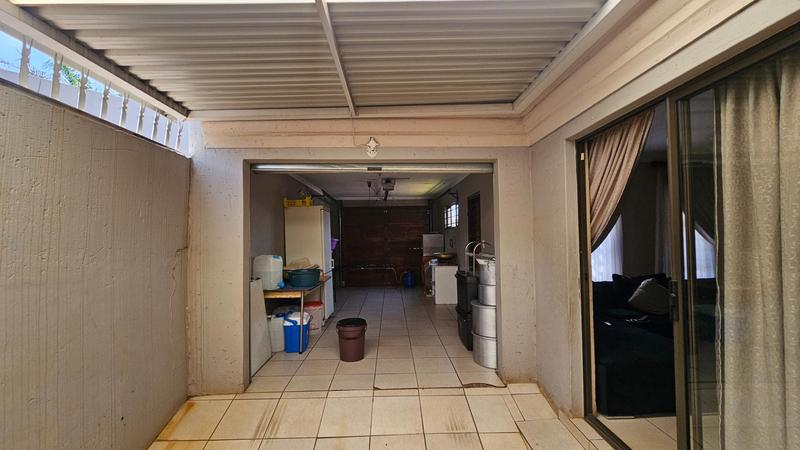 3 Bedroom Property for Sale in Vosloorus Ext 6 Gauteng
