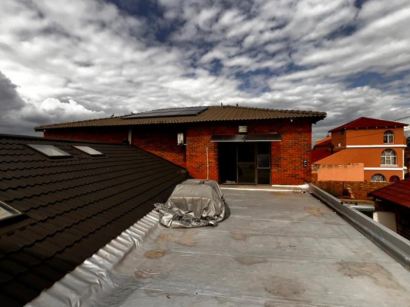 4 Bedroom Property for Sale in Zakariyya Park Gauteng