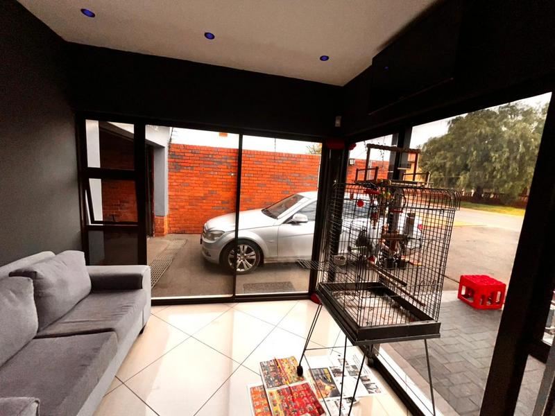 4 Bedroom Property for Sale in Zakariyya Park Gauteng