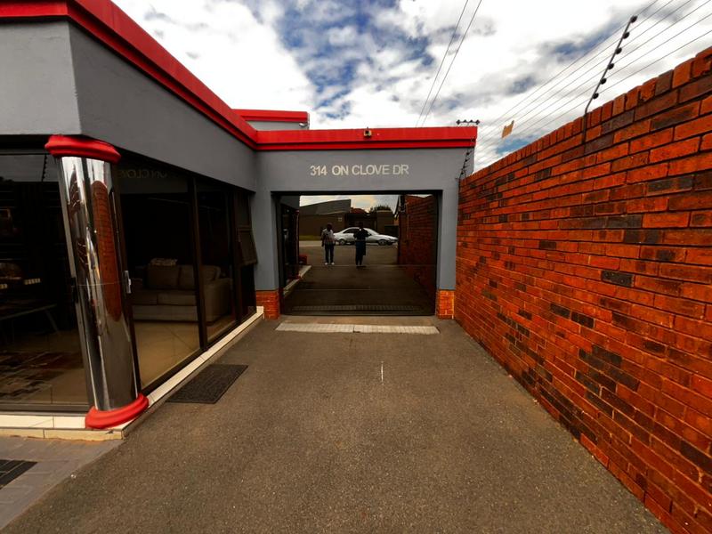 4 Bedroom Property for Sale in Zakariyya Park Gauteng