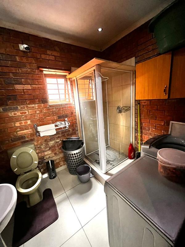 4 Bedroom Property for Sale in Zakariyya Park Gauteng