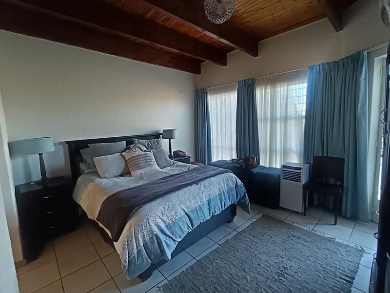 To Let 3 Bedroom Property for Rent in Petersfield Gauteng