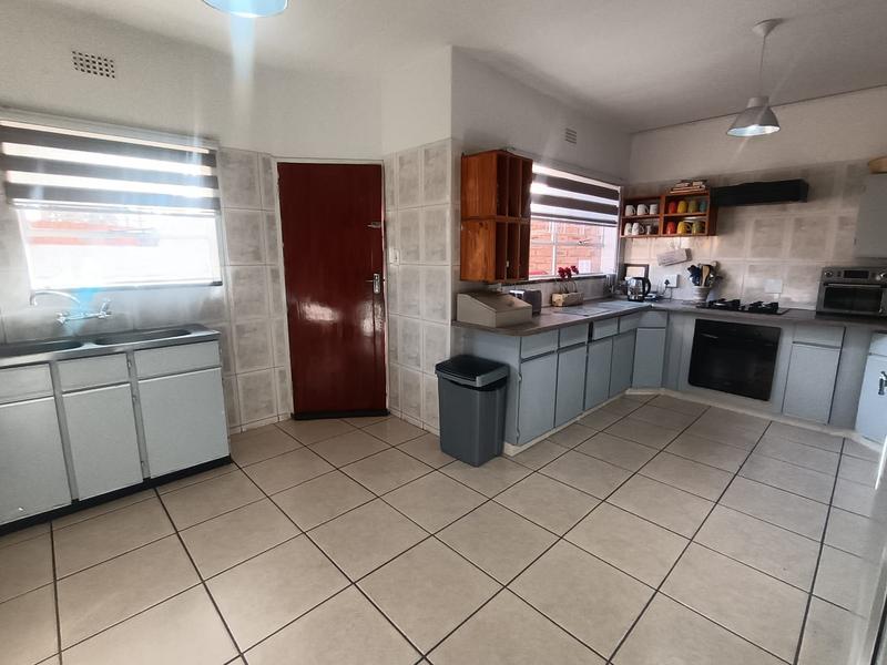 To Let 3 Bedroom Property for Rent in Petersfield Gauteng