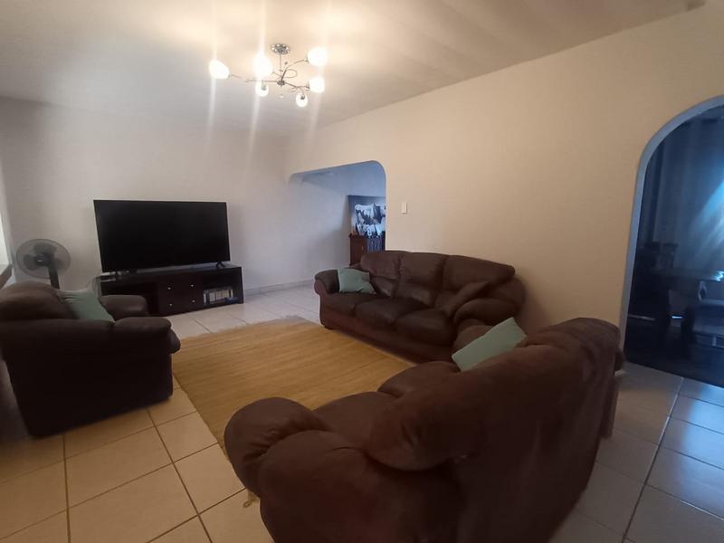 To Let 3 Bedroom Property for Rent in Petersfield Gauteng