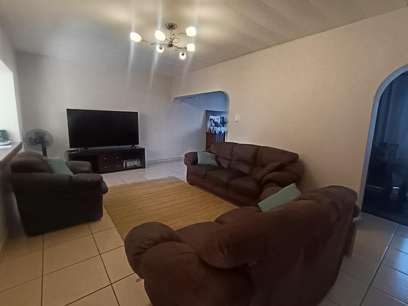 To Let 3 Bedroom Property for Rent in Petersfield Gauteng