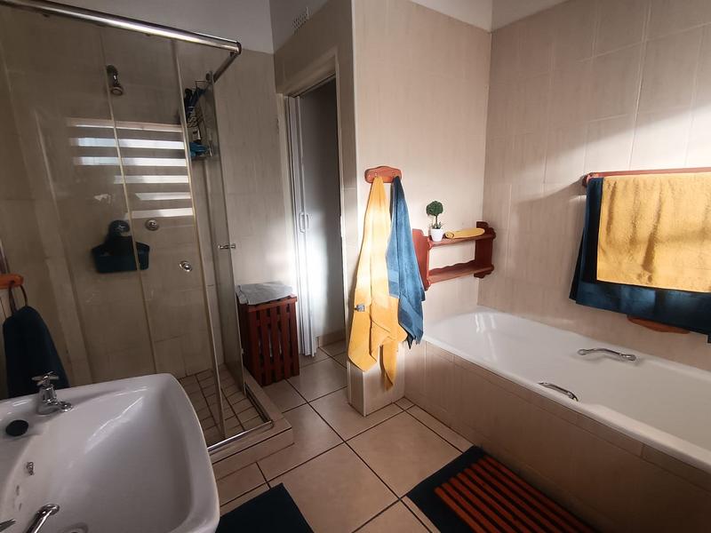 To Let 3 Bedroom Property for Rent in Petersfield Gauteng