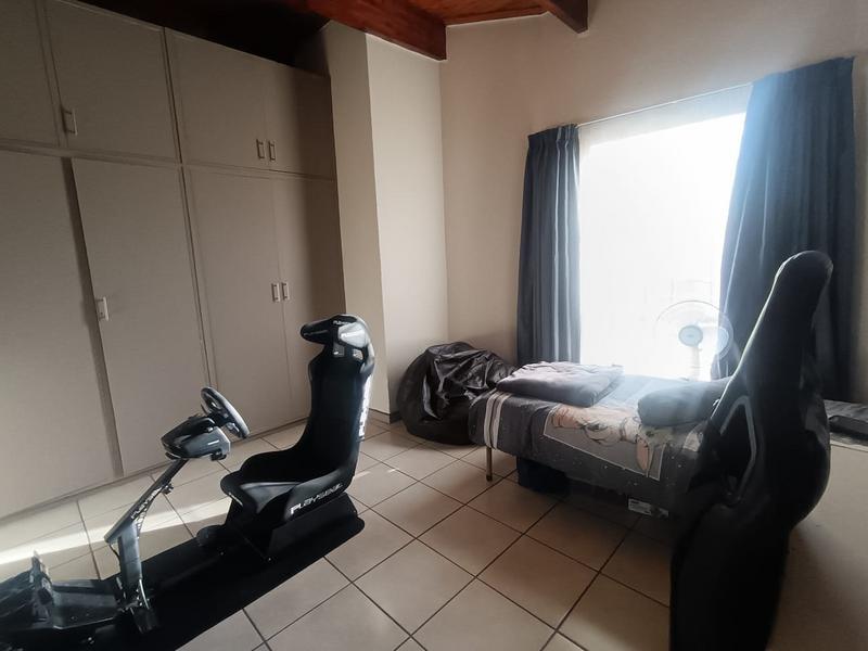 To Let 3 Bedroom Property for Rent in Petersfield Gauteng