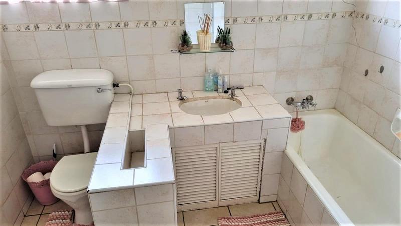 4 Bedroom Property for Sale in Selcourt Gauteng