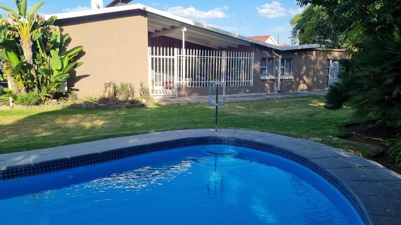 4 Bedroom Property for Sale in Selcourt Gauteng