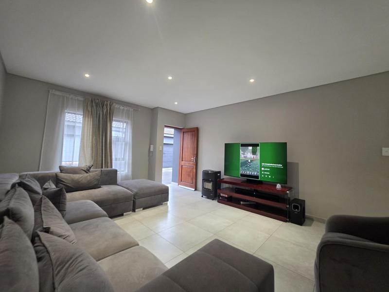 3 Bedroom Property for Sale in New Redruth Gauteng