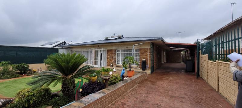 3 Bedroom Property for Sale in South Crest Gauteng