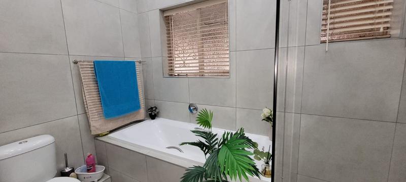 3 Bedroom Property for Sale in South Crest Gauteng