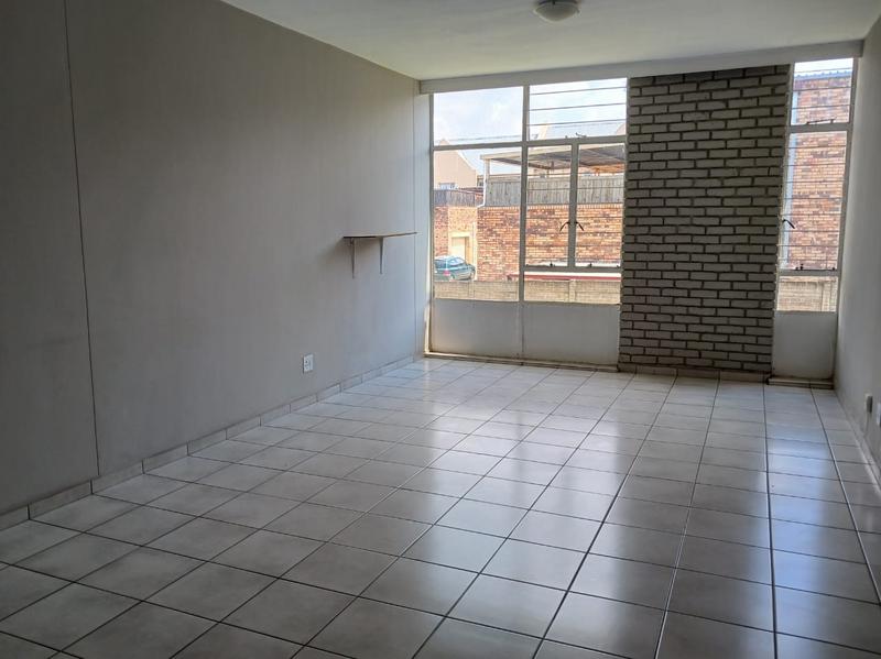 2 Bedroom Property for Sale in South Crest Gauteng