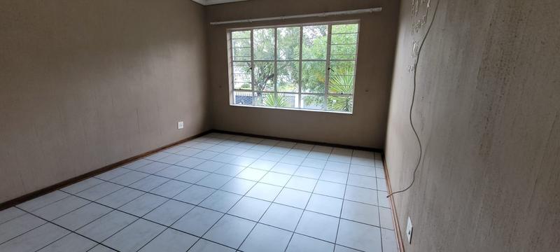 2 Bedroom Property for Sale in Verwoerdpark Gauteng
