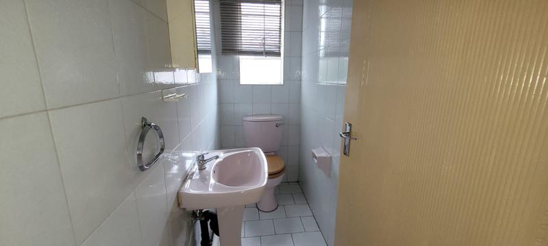 2 Bedroom Property for Sale in Verwoerdpark Gauteng