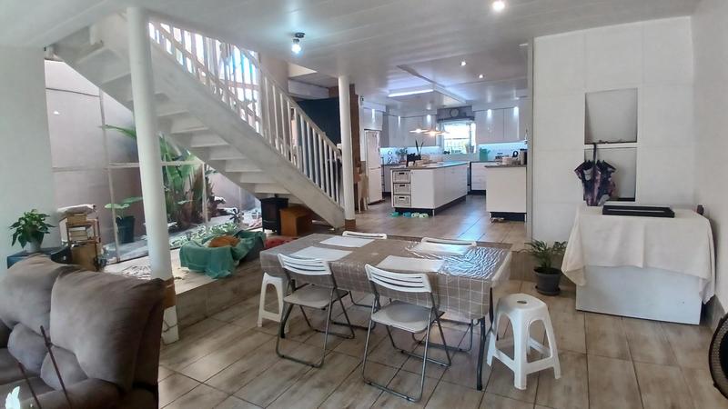 4 Bedroom Property for Sale in Bassonia Gauteng