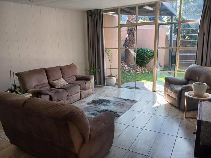 4 Bedroom Property for Sale in Bassonia Gauteng