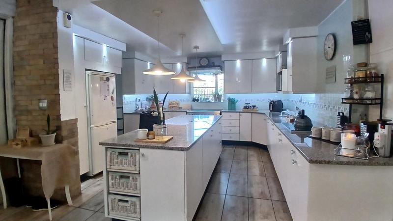 4 Bedroom Property for Sale in Bassonia Gauteng