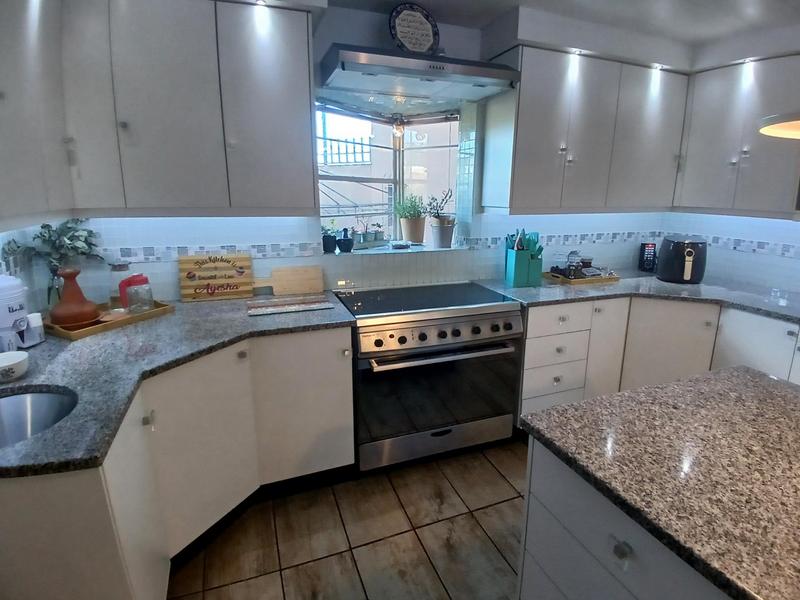 4 Bedroom Property for Sale in Bassonia Gauteng