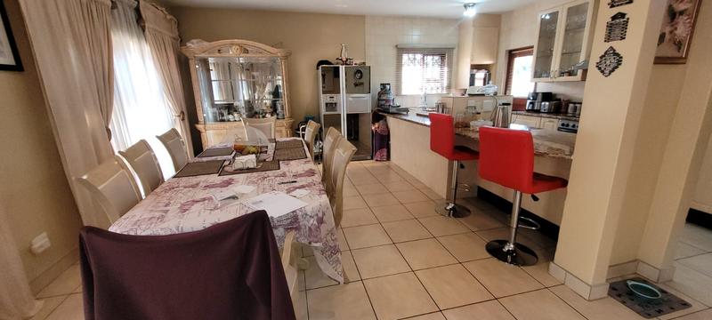 4 Bedroom Property for Sale in Mulbarton Gauteng