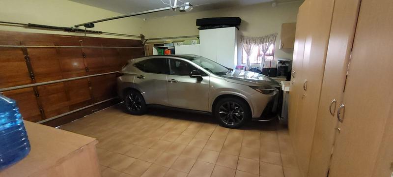 4 Bedroom Property for Sale in Mulbarton Gauteng