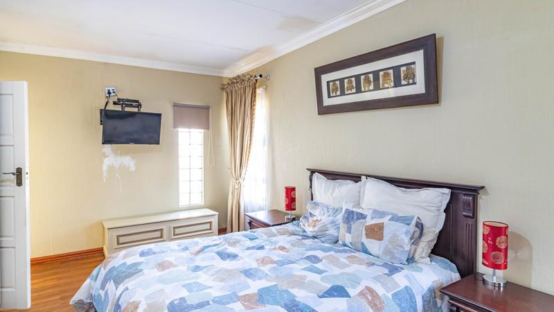 3 Bedroom Property for Sale in Mulbarton Gauteng