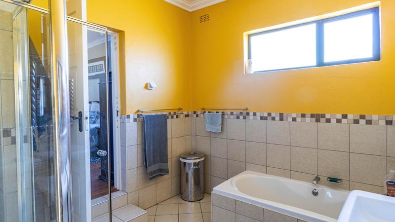 3 Bedroom Property for Sale in Mulbarton Gauteng