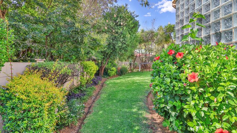 3 Bedroom Property for Sale in Mulbarton Gauteng