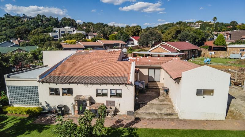 3 Bedroom Property for Sale in Mulbarton Gauteng