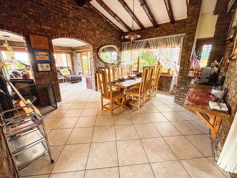 5 Bedroom Property for Sale in Ridgeway Gauteng