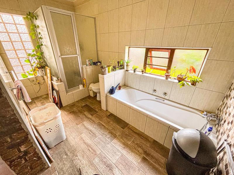 5 Bedroom Property for Sale in Ridgeway Gauteng