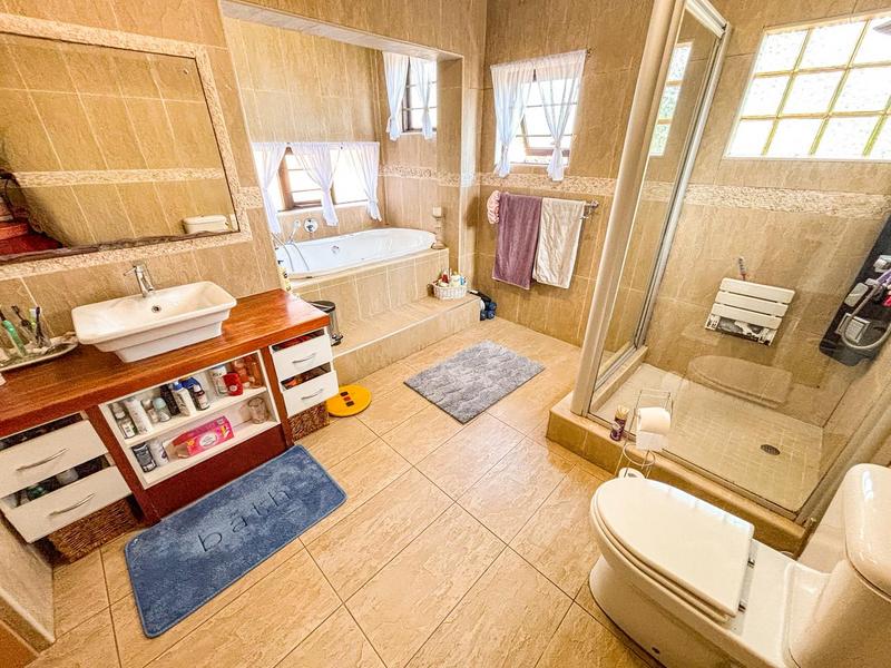 5 Bedroom Property for Sale in Ridgeway Gauteng