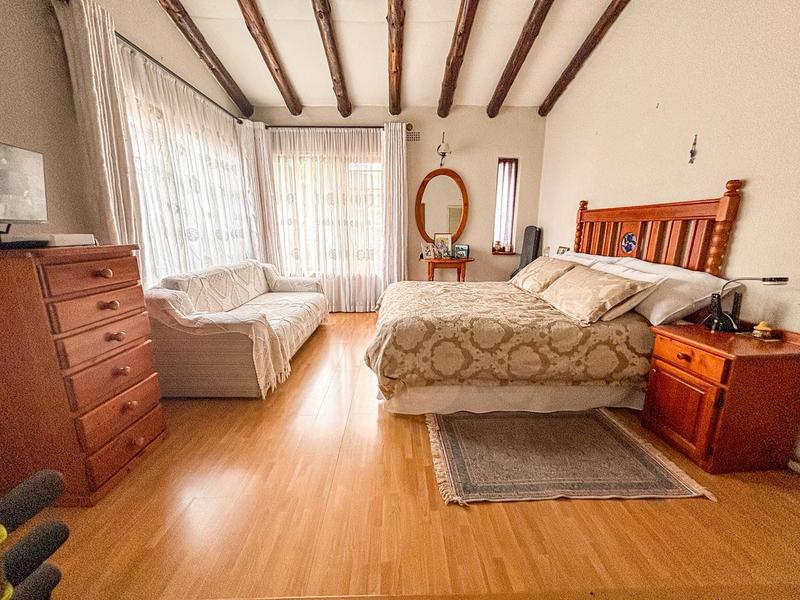 5 Bedroom Property for Sale in Ridgeway Gauteng