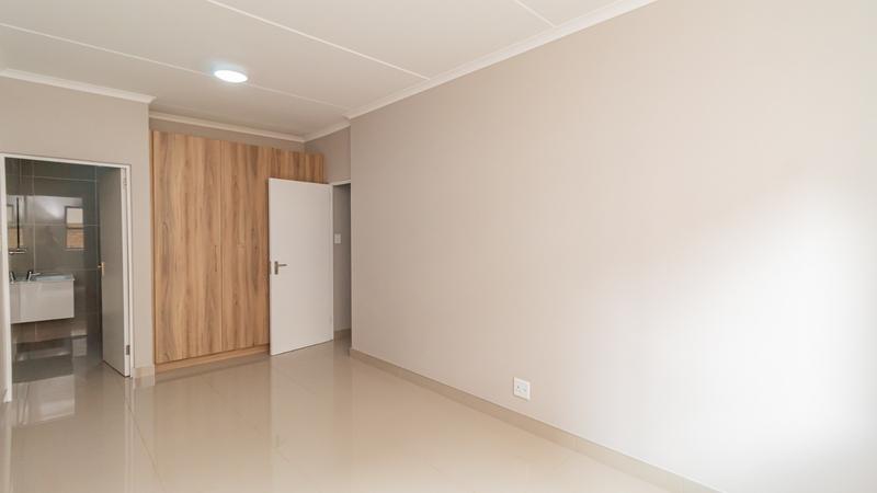 To Let 2 Bedroom Property for Rent in Erasmia Gauteng