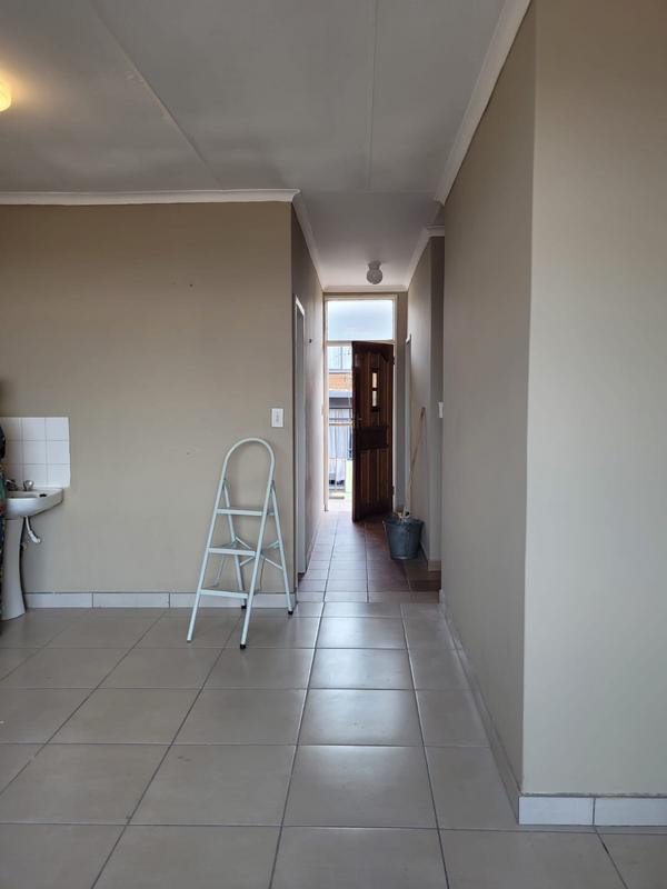 To Let 2 Bedroom Property for Rent in Laudium Gauteng