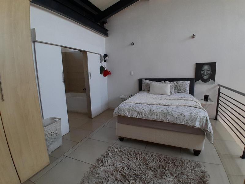 1 Bedroom Property for Sale in Rooihuiskraal North Gauteng